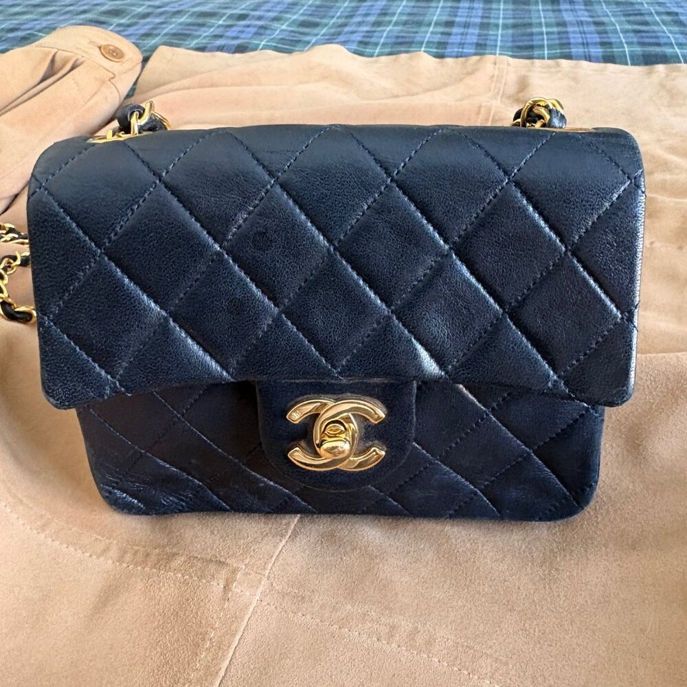 CHANELVINTAGE NAVY QUILTED LAMBSKIN MINI FLAPBAG - Picture 14 of 14